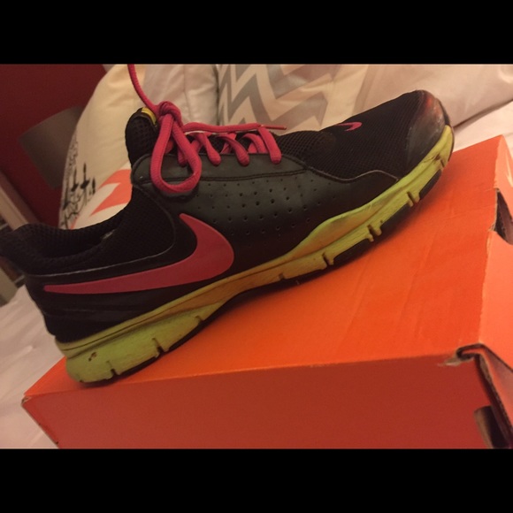 Nike Shoes - Nike running shoes