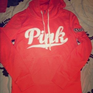 BRAND NEW VS quarter zip!