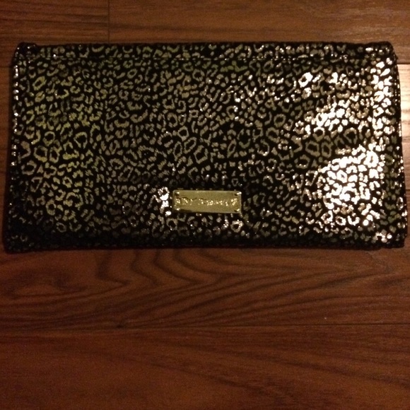 Authentic Betsey Johnson Clutch with gold strap - Picture 1 of 4