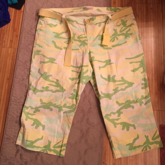 Camouflage Capri (1) - Picture 1 of 4