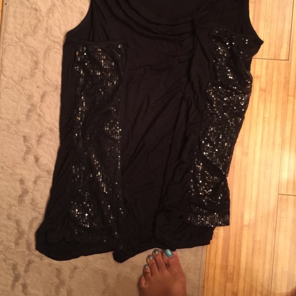 Black Tunic (1) - Picture 2 of 3