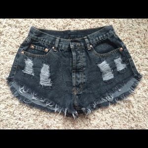 Distressed High Wasited Buttonfly Shorts in BLK