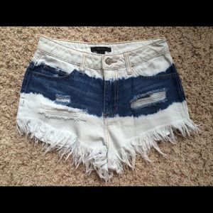 Distressed High Wasited Shorts in Bleach Dip
