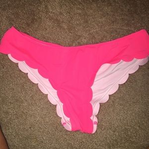 VS PINK Scalloped bottoms