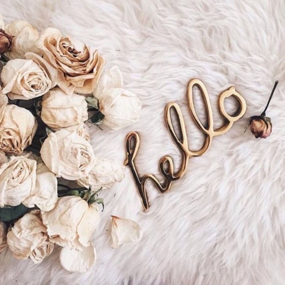 MEET YOUR POSHER CHRISTINA!