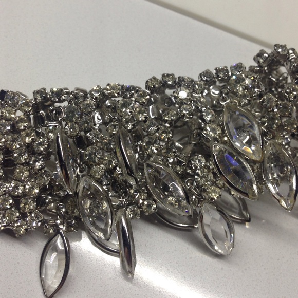 Jewelry - Picture 4 of 4