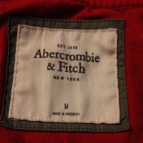 Abercrombie and Fitch red top - Picture 2 of 2