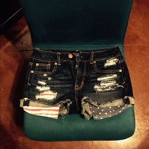 Patriotic high-waisted shorts