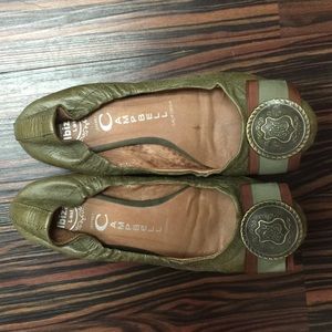 Jeffrey Campbell green Flats