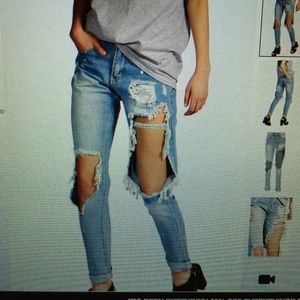 Sara boyfriend distressed jeans