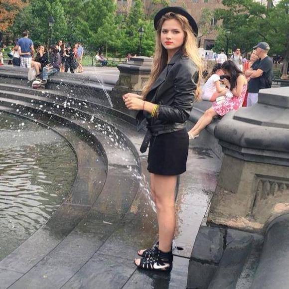 Meet your Posher, Annie - Picture 1 of 1