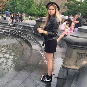 Meet your Posher, Annie