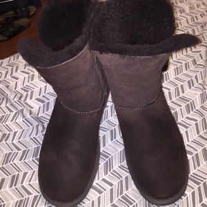 Chocolate Bailey button uggs