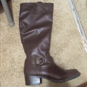 Brown boots perfect for fall!