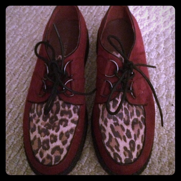 Cheetah and maroon creepers