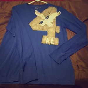Blue long sleeve American Eagle shirt.