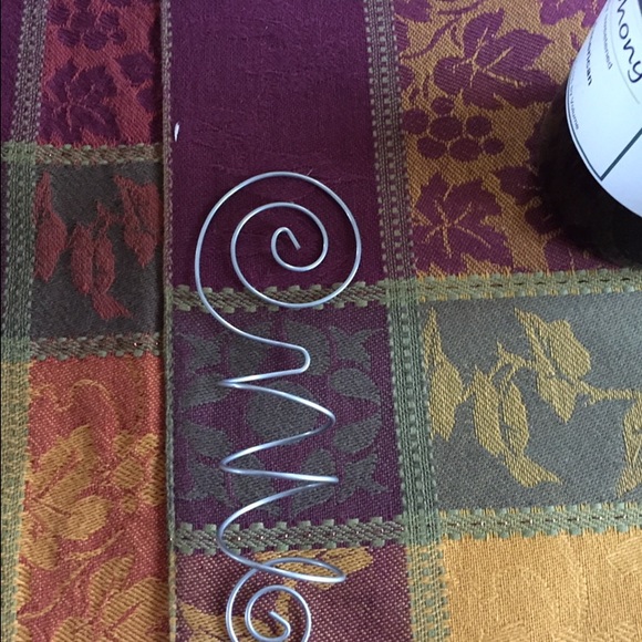 Wine bottle wire toppers and table numbers - Picture 1 of 2