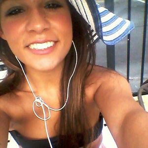 Meet your Posher, Celia