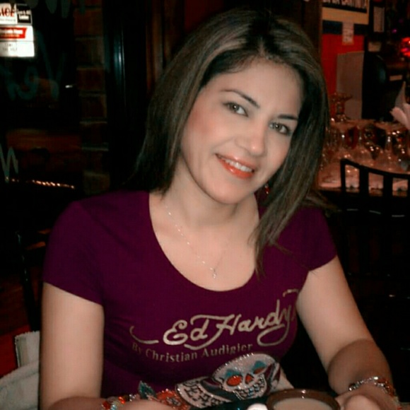 Meet your Posher, Claudia