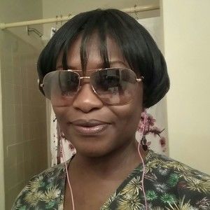 Meet your Posher, Akilah