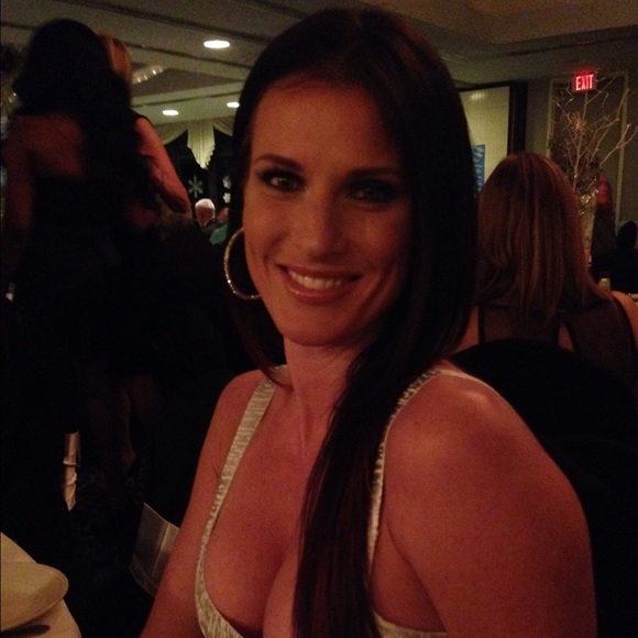 Meet your Posher, Tiija - Picture 3 of 4