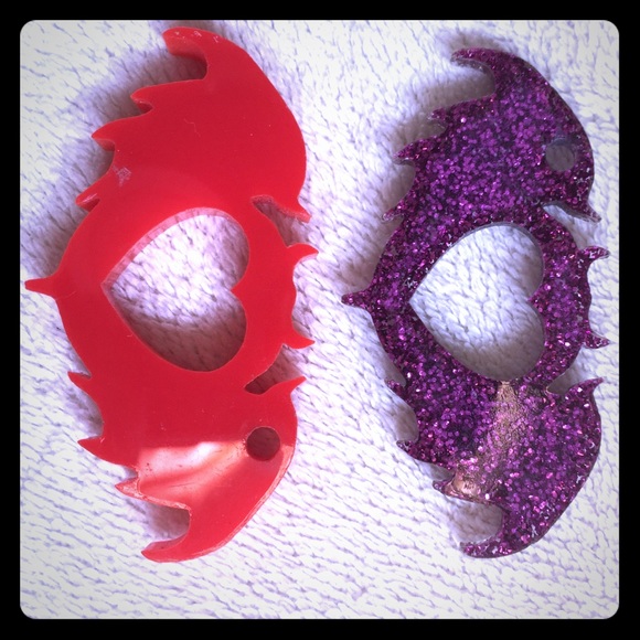 2 new Clandestine pendants