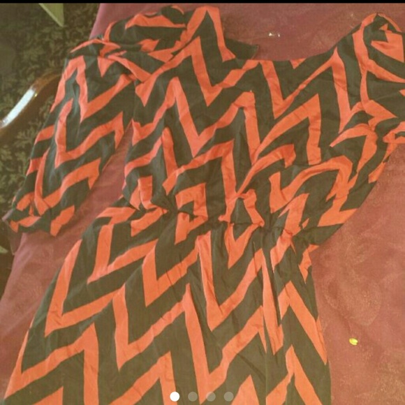 BLACK AND Red DRESS - Picture 2 of 2