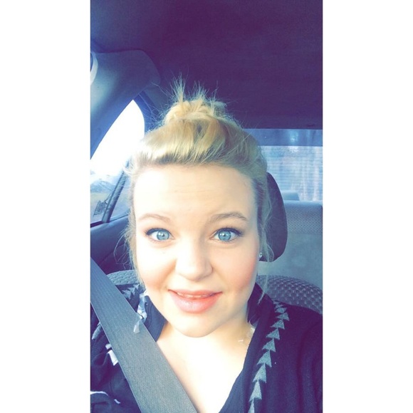 Meet your Posher, Haley - Picture 1 of 1
