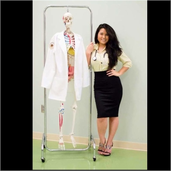 Meet your Posher, Nicky - Picture 2 of 4