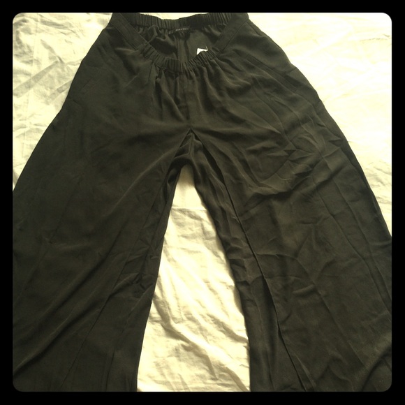 Zara wide leg pants/trousers!! Olive green