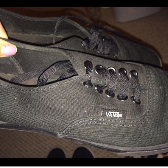 All black low pro vans