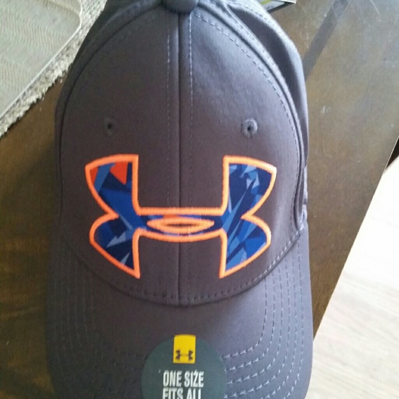 Under Armour boys baseball hat