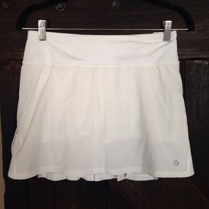 Lululemon white pacesetter skirt size 4