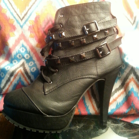 Matte black heels - Picture 1 of 2