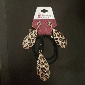 Gold leopard print necklace and earring set