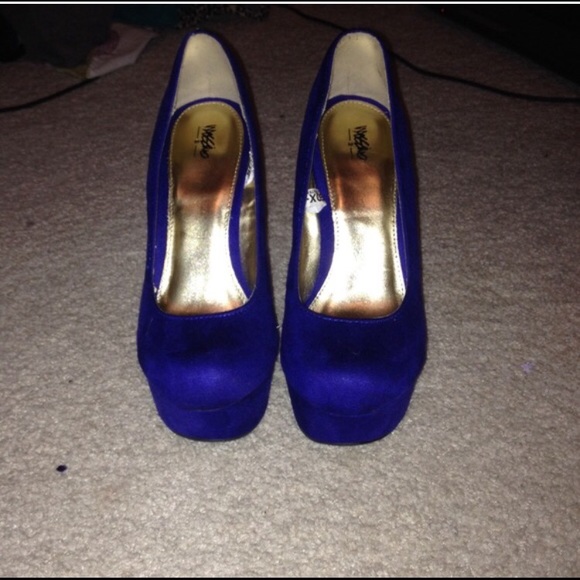 royal blue heels