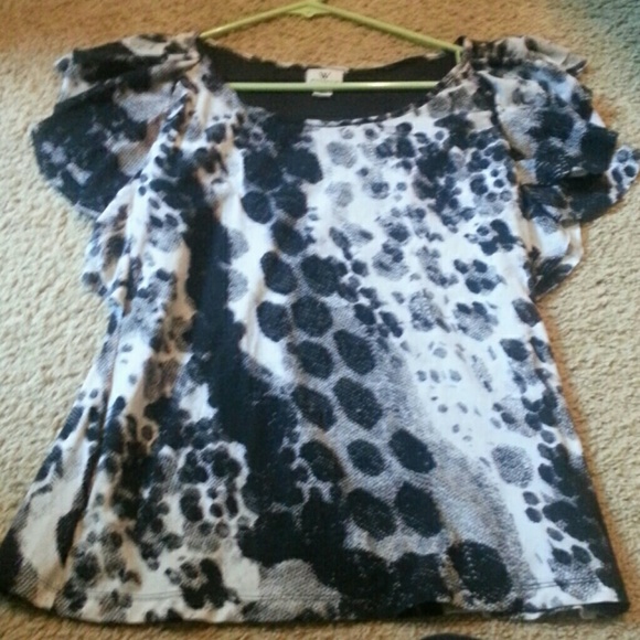 Womens ruffle sleeve top