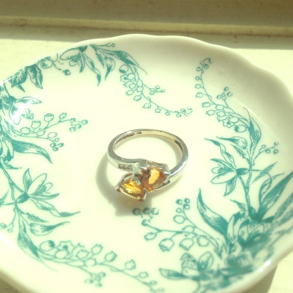 Citrine white gold ring