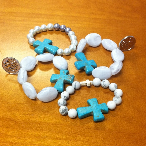 Jewelry - Picture 3 of 4