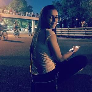 Meet your Posher, Adriana