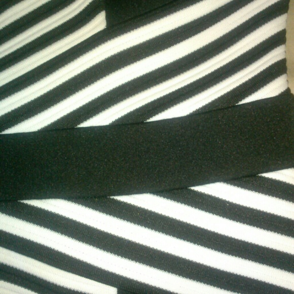 GUESS dress - Picture 2 of 4