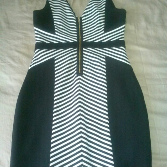 GUESS dress - Picture 3 of 4