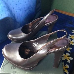 HP! Used brown sling-back heels. Size 7.5