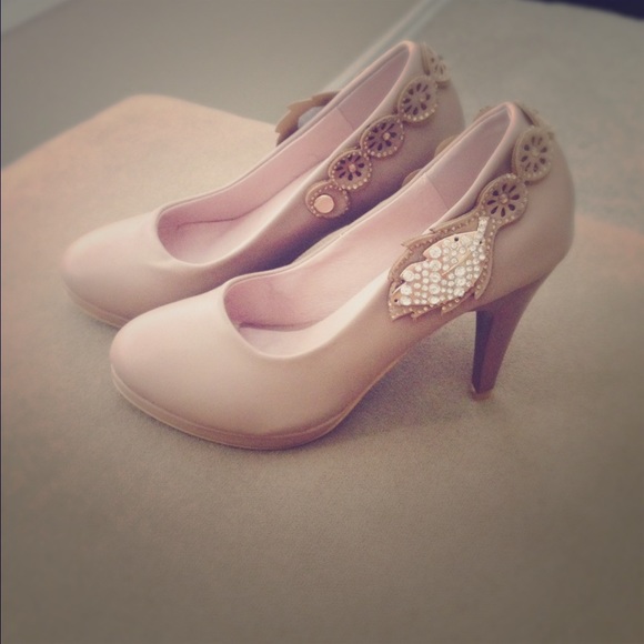 Cute heels shoes