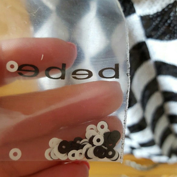 BEBE Sequen mini skirt - Picture 4 of 4