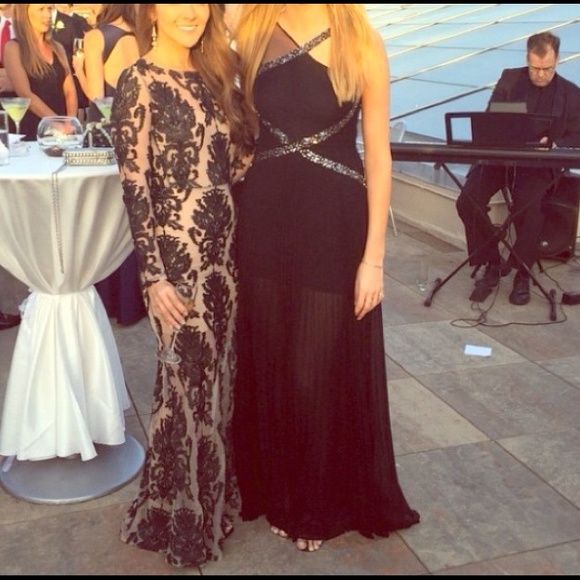 Reduced!Bcbg size 4 long gown