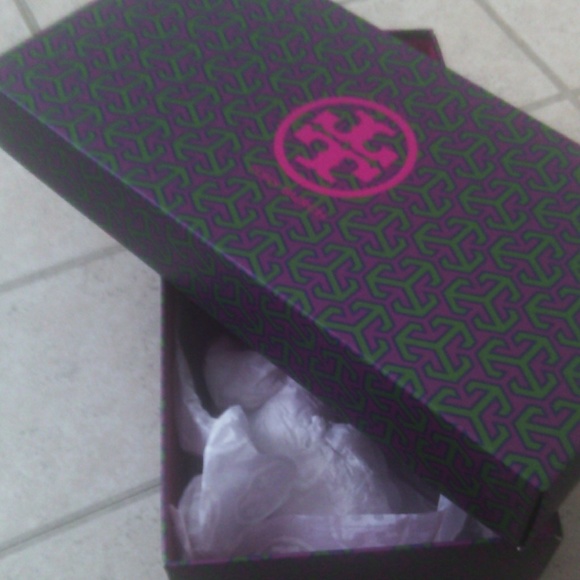 Tory Burch box - Picture 2 of 3