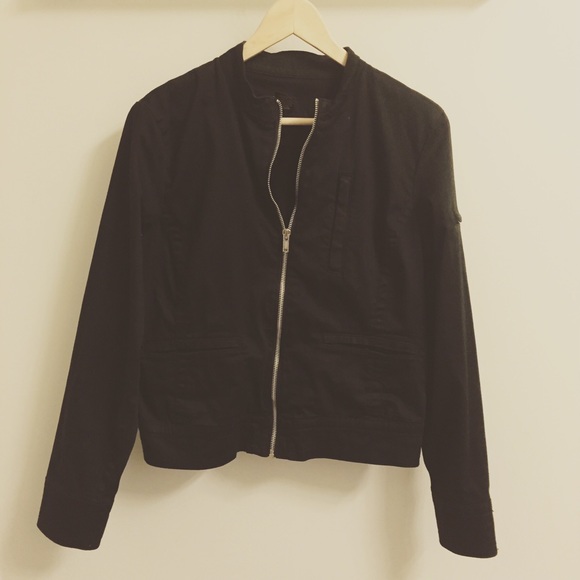 Black Zipper Jacket