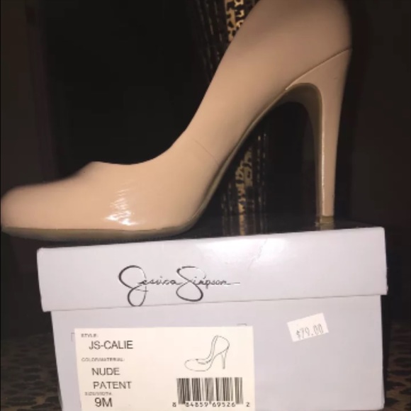 Jessica Simpson round toe pumps