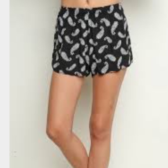 Brandy Melville Pants - Brandy Melville soft shorts!